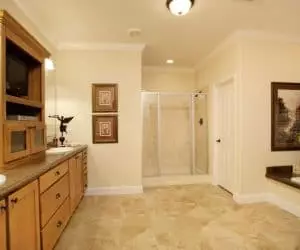 High Sierra Modular Home bathroom made by Pratt from Tyler Texas