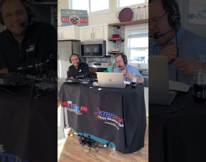 Bill Coates & Kevin Simon host Sportstalk on 92.1 FM