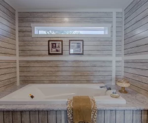 Maribel house, bathtub, made by Pratt Homes, Tyler, Texas