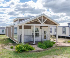 Country Cottage Exterior, Pratt Homes, Tyler, Texas